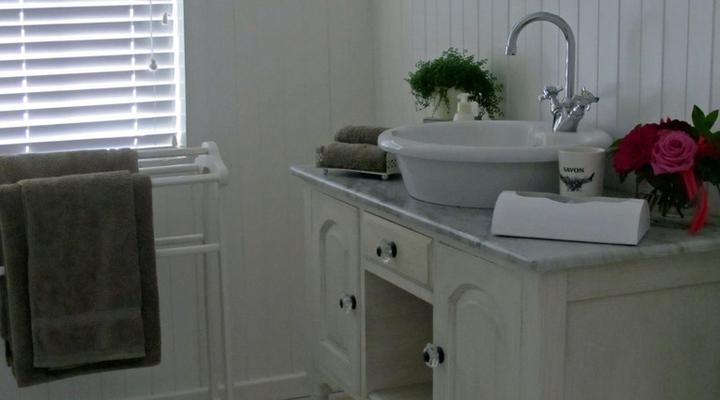 Featherbed Apartment