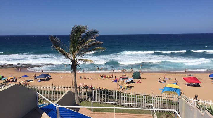 Dolphin Bay Beach Apartment