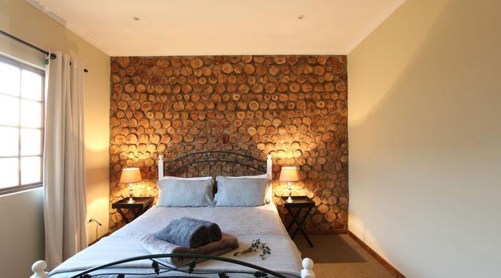 Lake Lintrose Self-catering Cottages