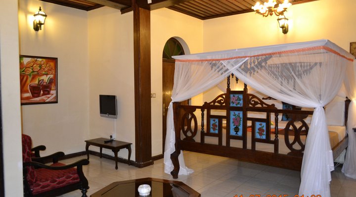 Tausi Palace Hotel