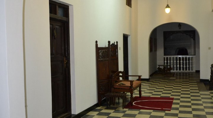 Tausi Palace Hotel