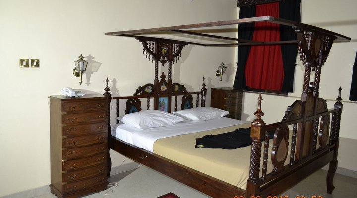 Tausi Palace Hotel