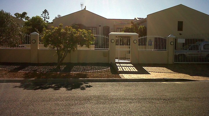Tritonia Cottage