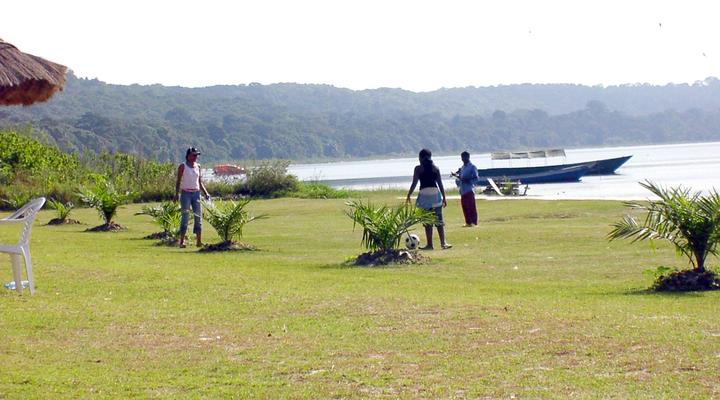 Pearl Gardens Beach Resort Kalangala