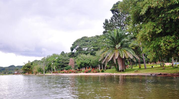 Pearl Gardens Beach Resort Kalangala