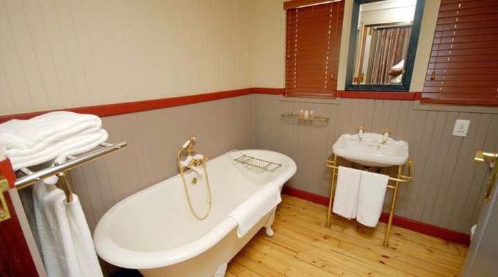 Emerald Bush Lodges