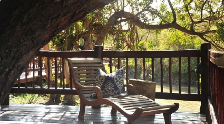 Thornybush Waterside-Lodge