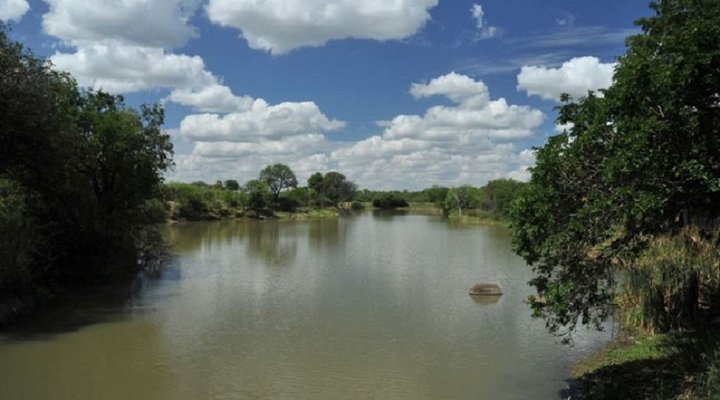 Thornybush Waterside-Lodge