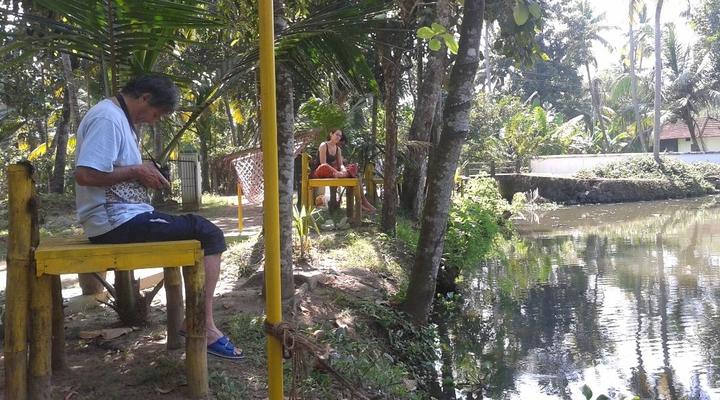 Aqua Lillies Waterfront Homestay