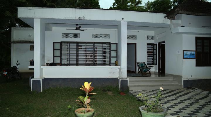 Aqua Lillies Waterfront Homestay