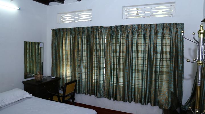 Aqua Lillies Waterfront Homestay