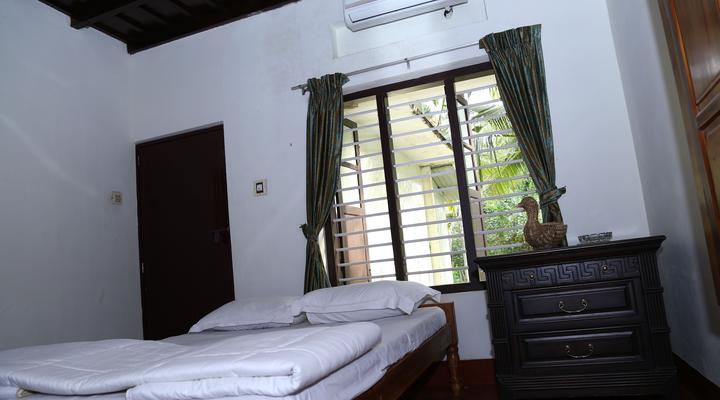 Aqua Lillies Waterfront Homestay