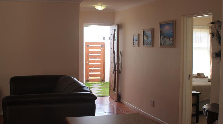 Tranquil Beach Apartment