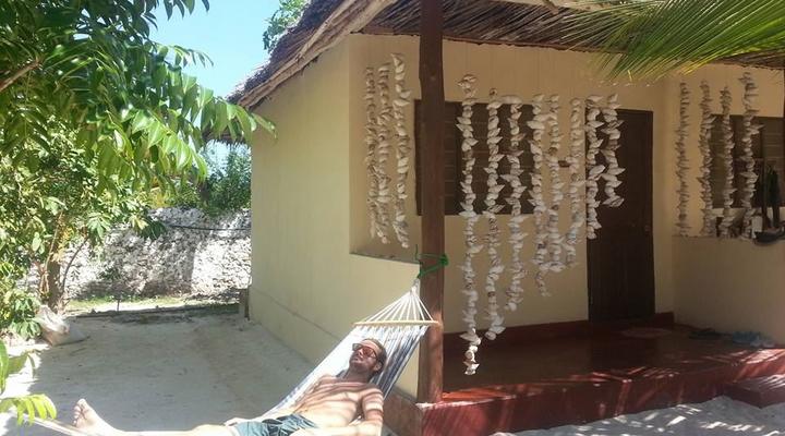 ZanZest Beach Bungalows