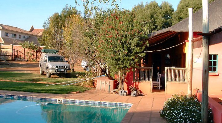 SunnysideUp Backpackers Centurion