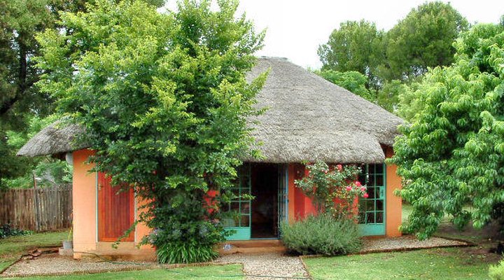 SunnysideUp Backpackers Centurion