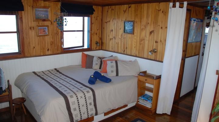 Knysna Houseboat Myrtle