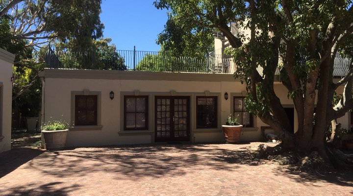 Courtyard Cottage at Ibis House