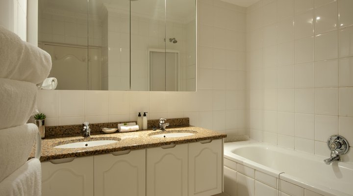 Hermanus Beach Front Lodge