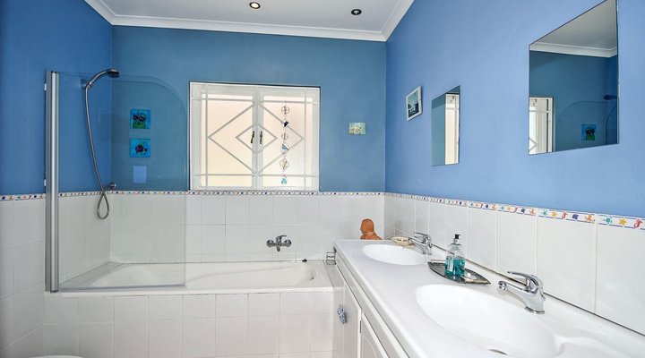 Surf Sail Sleep Blouberg