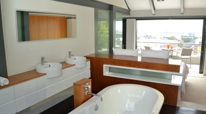 2 Bayview Terrace
