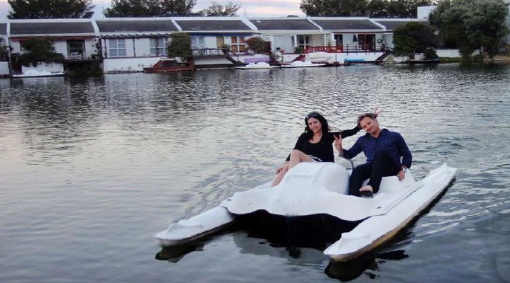 Marina Da Gama Tranquil Waters Edge Escape