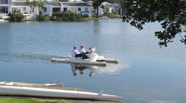 Marina Da Gama Tranquil Waters Edge Escape