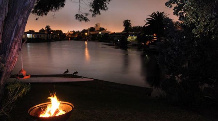 Marina Da Gama Tranquil Waters Edge Escape
