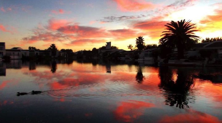 Marina Da Gama Tranquil Waters Edge Escape