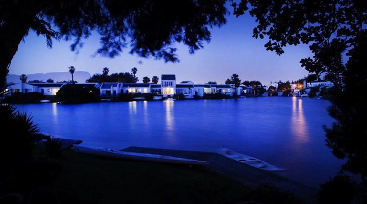 Marina Da Gama Tranquil Waters Edge Escape