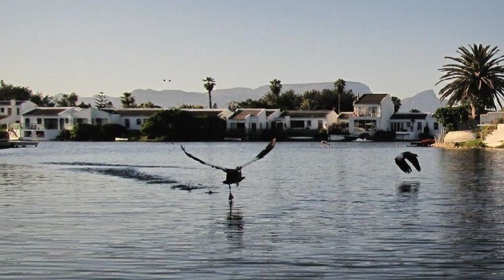 Marina Da Gama Tranquil Waters Edge Escape