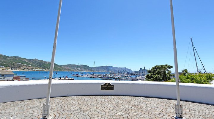 Jubilee Square Apartment