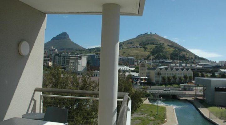 501 Canal Quays