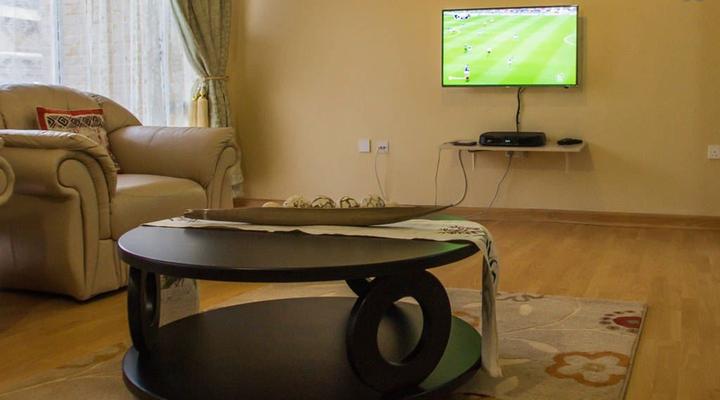 Lolo's Two Bedroom Apartment