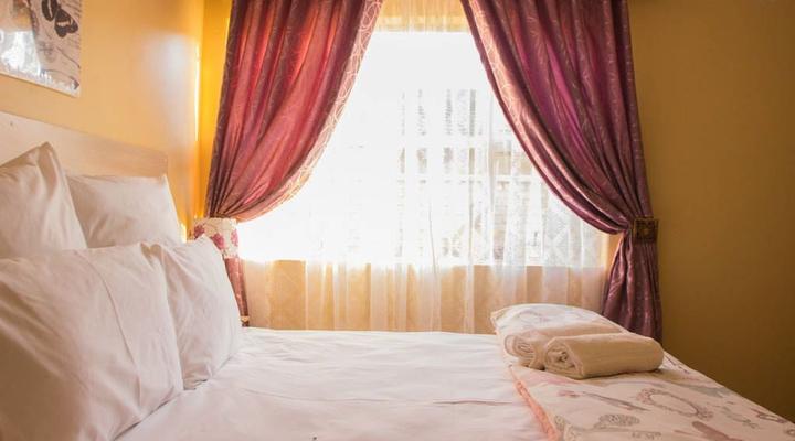 Lolo's Two Bedroom Apartment