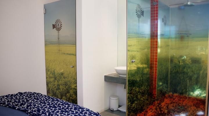 Trendy Art Bachelor in Sea Point