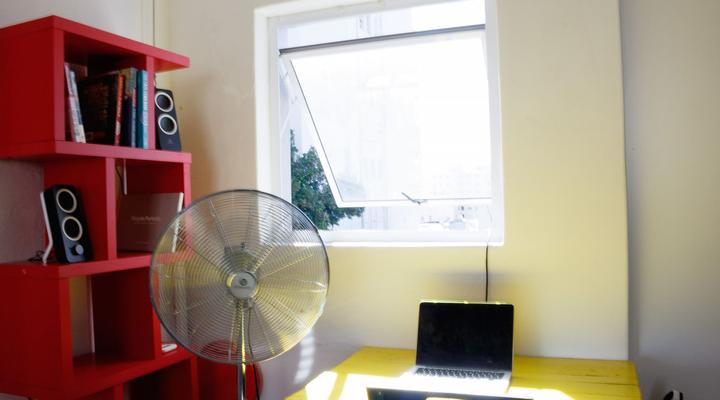 Trendy Art Bachelor in Sea Point