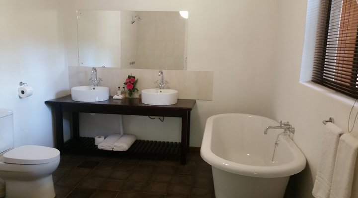 The Nutshell Guesthouse