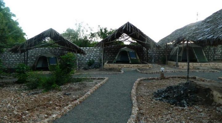 Moonlight Village Bandas and Campsite