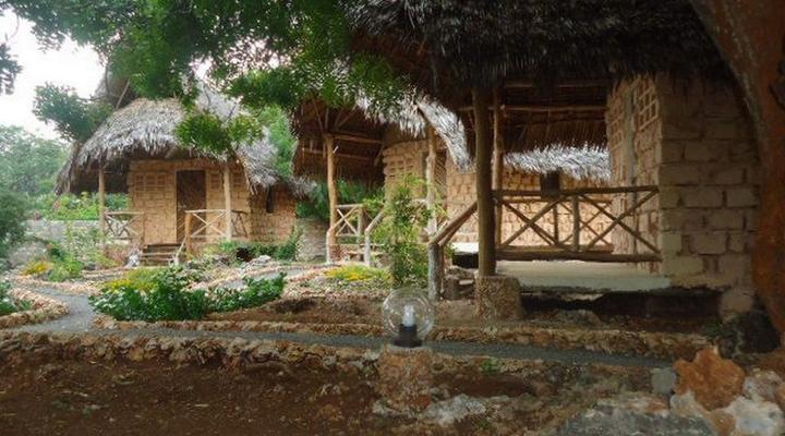 Moonlight Village Bandas and Campsite