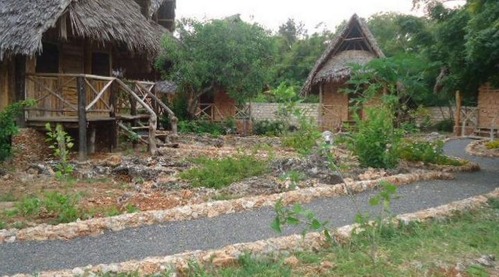 Moonlight Village Bandas and Campsite