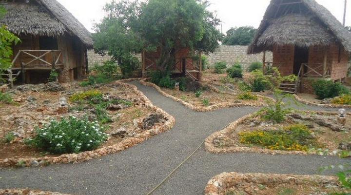 Moonlight Village Bandas and Campsite