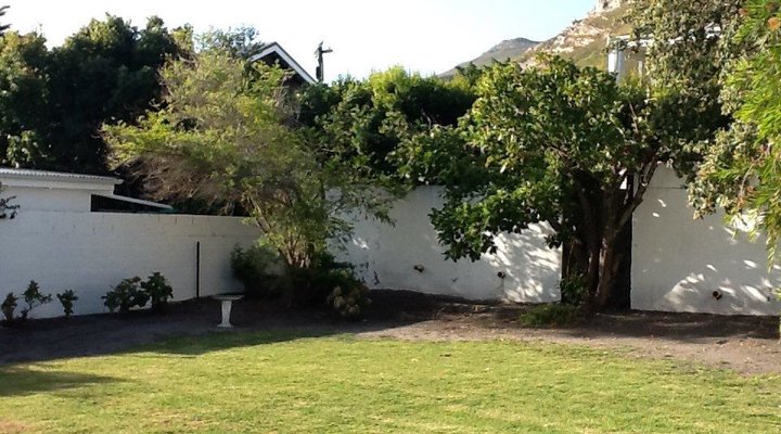 Brower Holiday House