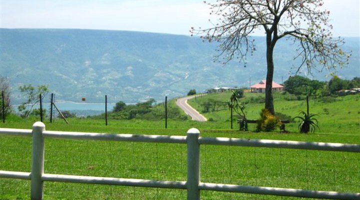 Africa Whispers Country House