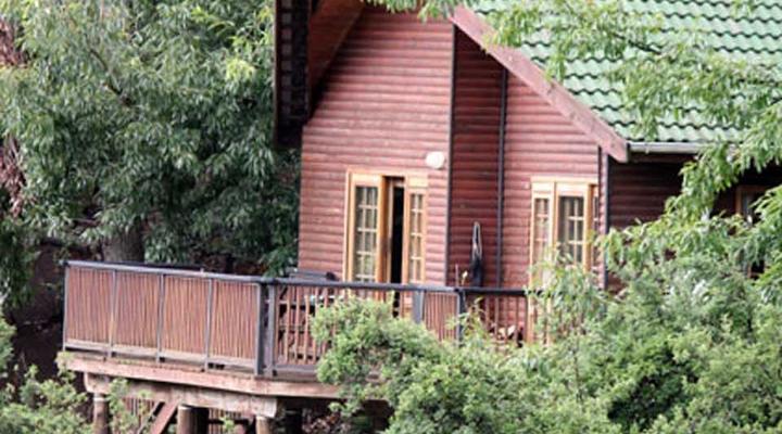 Brambleberry Lakeside Cabin