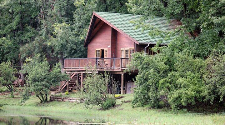 Brambleberry Lakeside Cabin