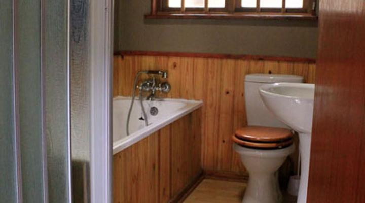 Brambleberry Lakeside Cabin