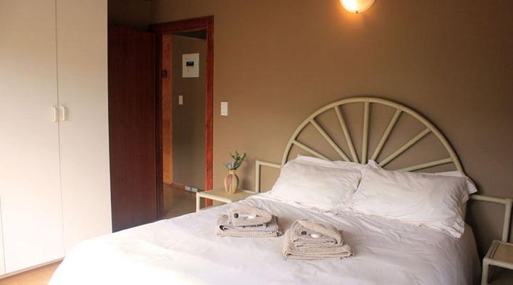 Brambleberry Lakeside Cabin