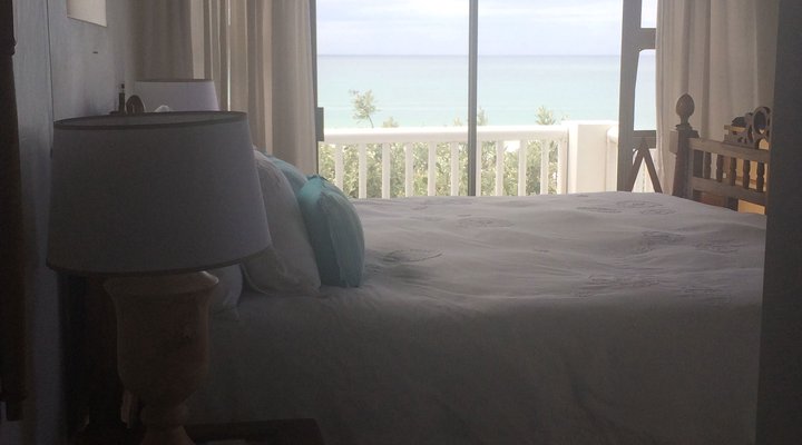 Beach House Bahari