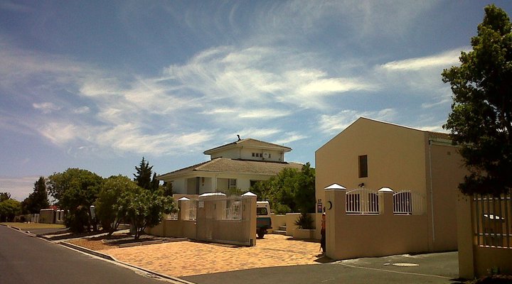 Tritonia Cottage